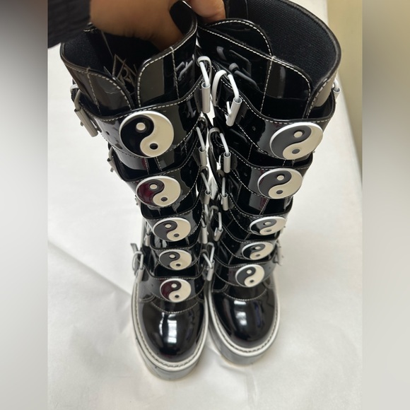 YRU Women's Black and White Boots🖤 - Picture 3 of 11